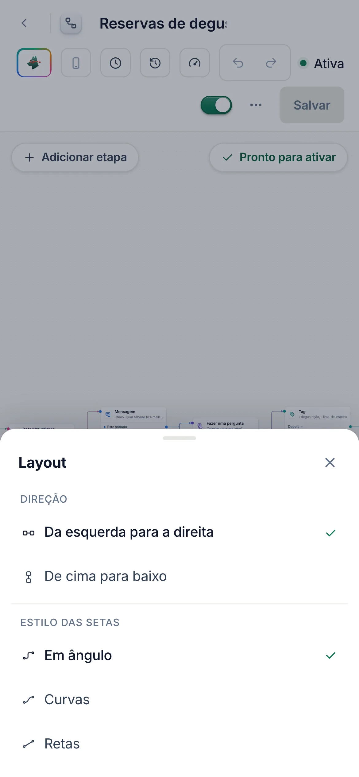 Layout no celular, em um painel inferior.
