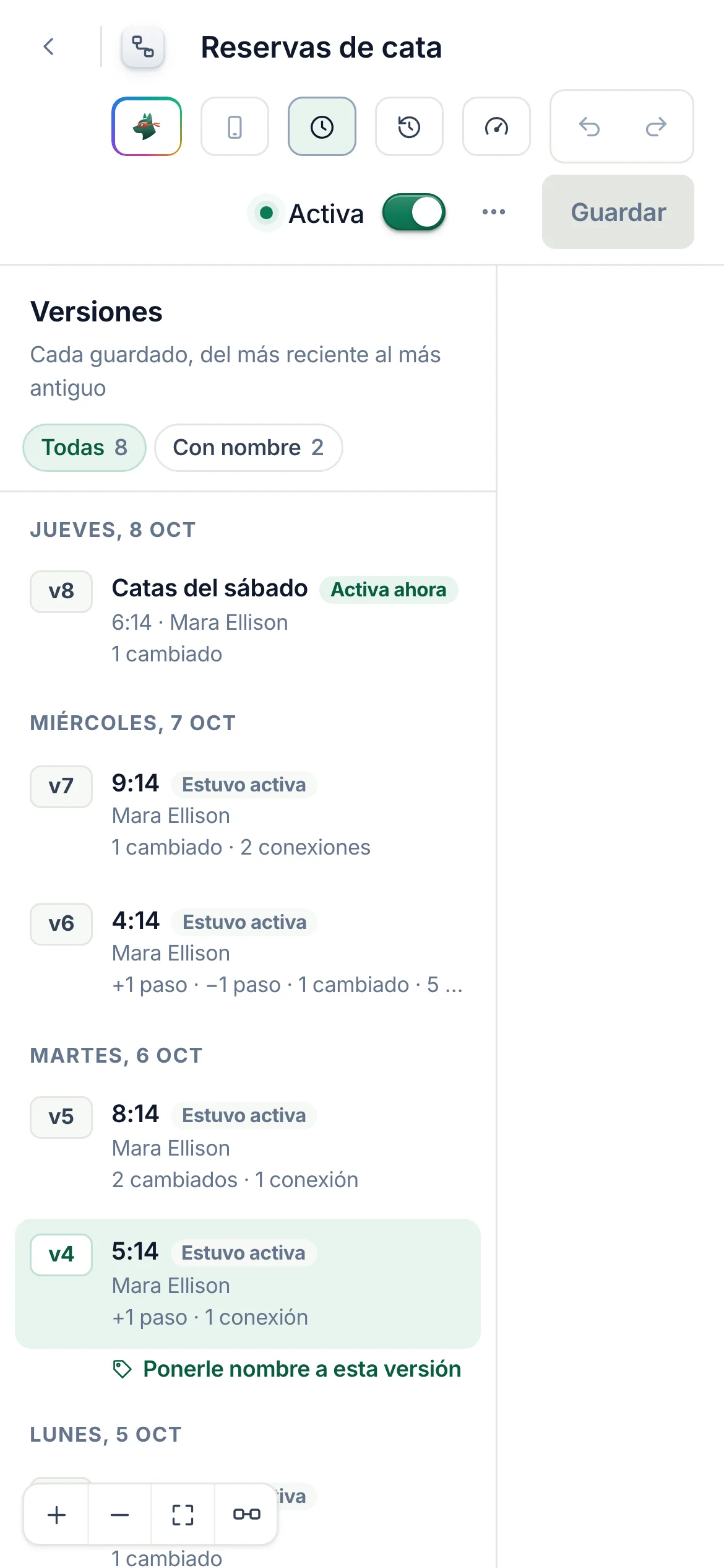 Versiones del flujo Reservas de cata, de la más reciente a la más antigua: v8 Catas del sábado activa ahora, hasta v1, cada una con quién la guardó y qué cambió, y la Versión 4 abierta en el lienzo junto a Restaurar.
