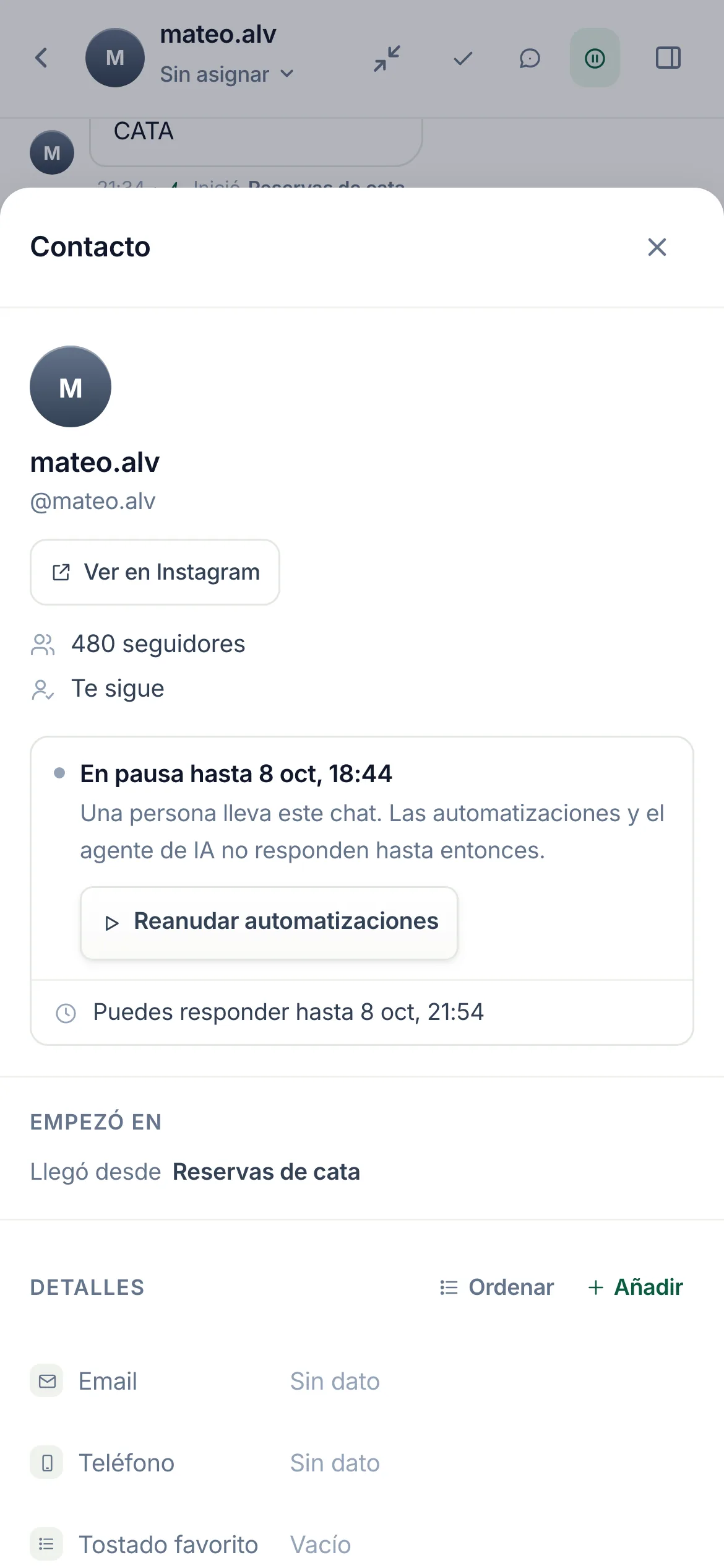 En pausa, en un teléfono.