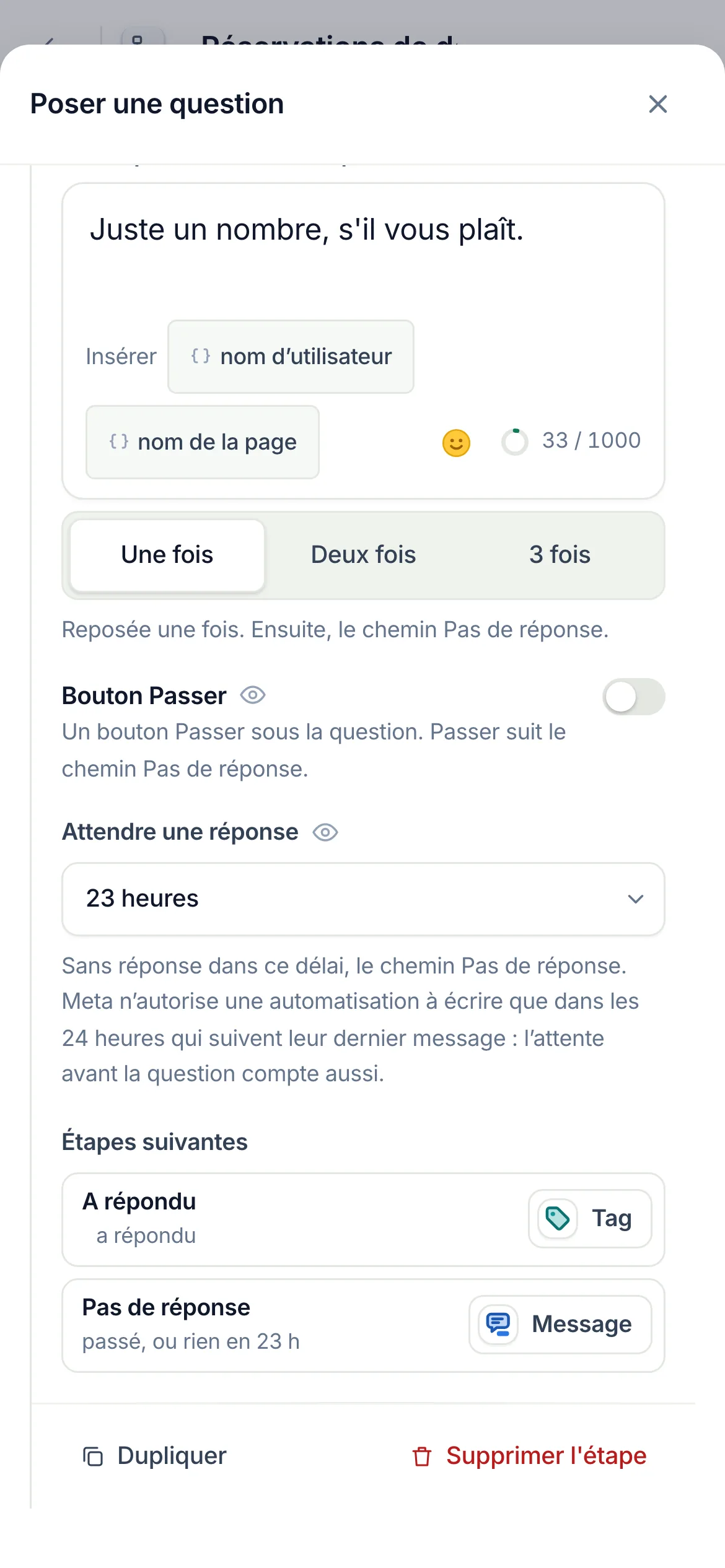 Les trois mêmes sur un téléphone, à la fin du volet.