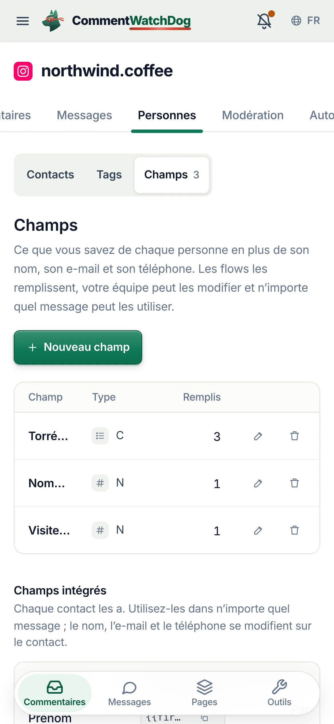 Champs sur un téléphone.