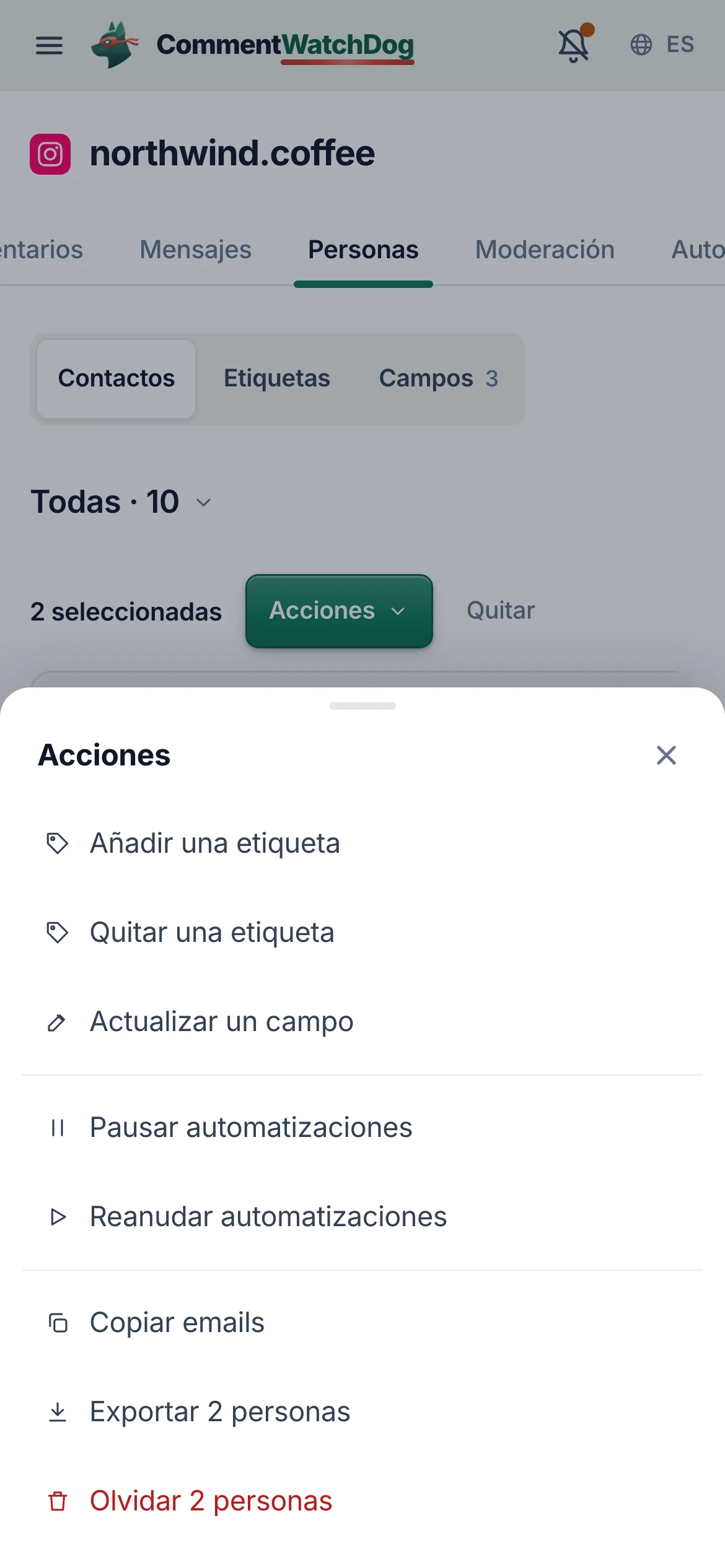 En un teléfono, Acciones abre la misma lista como una hoja.