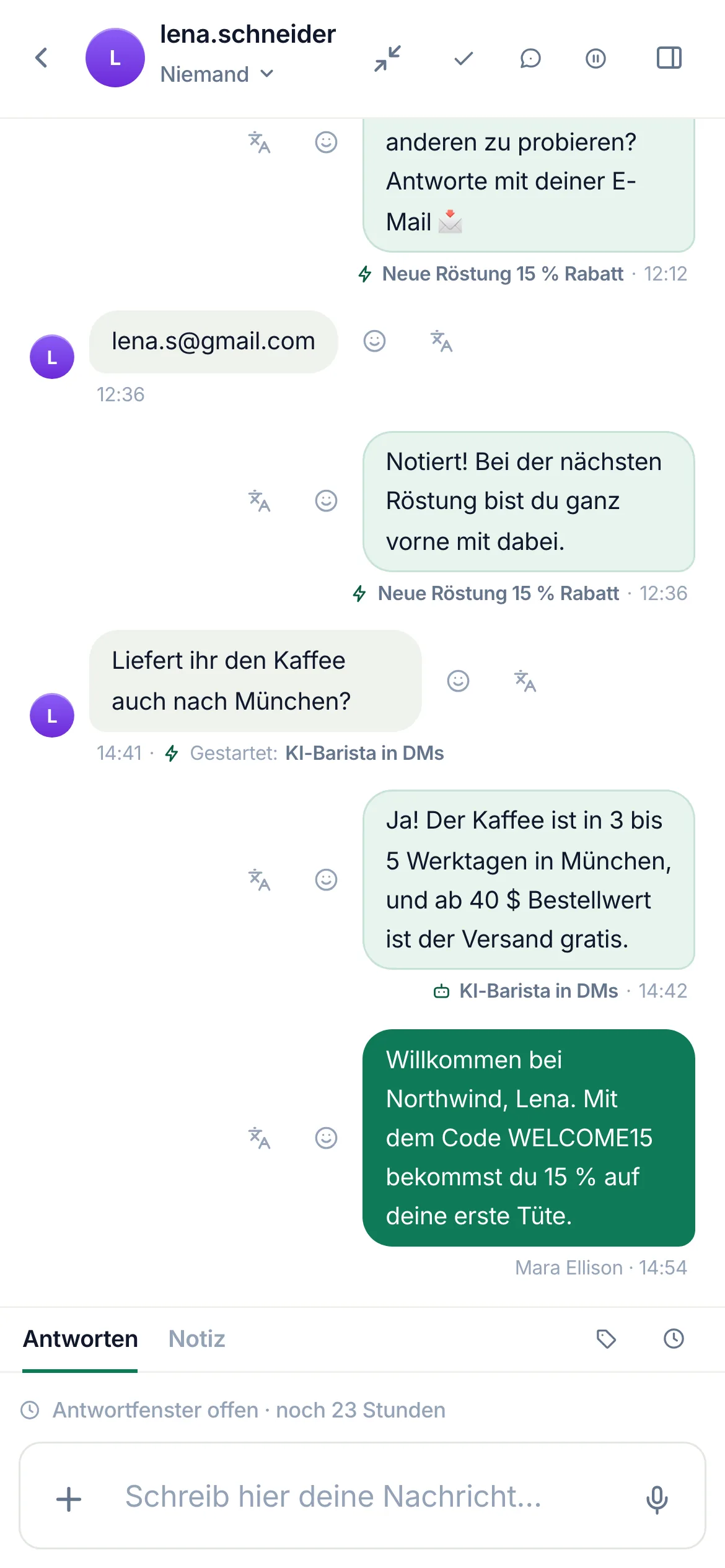 Ein Instagram-Chat auf dem Handy: jede Nachricht gezeichnet von der Automatisierung, dem KI-Agenten oder dem Teammitglied, das sie gesendet hat, dazu die Tabs „Antworten“ und „Notiz“ und das Antwortfenster.