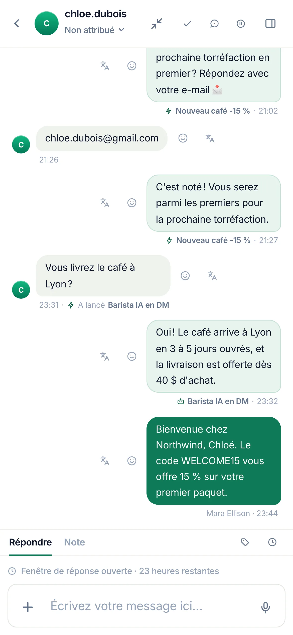 Un fil de DM Instagram sur un téléphone dans la boîte de réception en direct, où les messages de l’automatisation sont signalés.