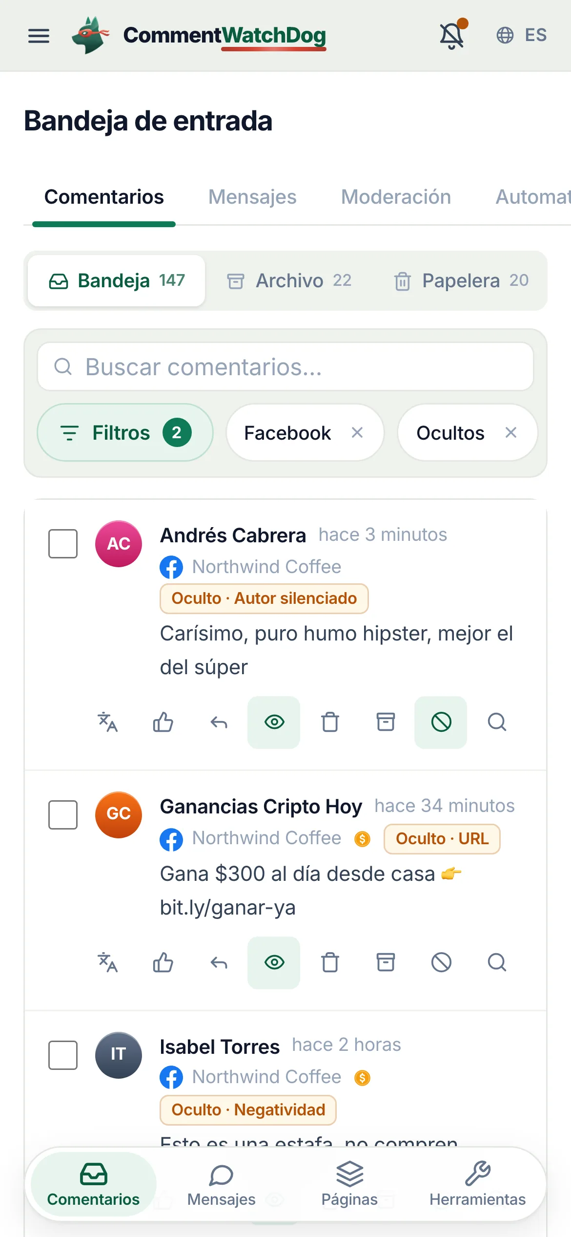 La Bandeja filtrada por comentarios ocultos en la Página de Facebook, con cada fila indicando la regla que lo ocultó.