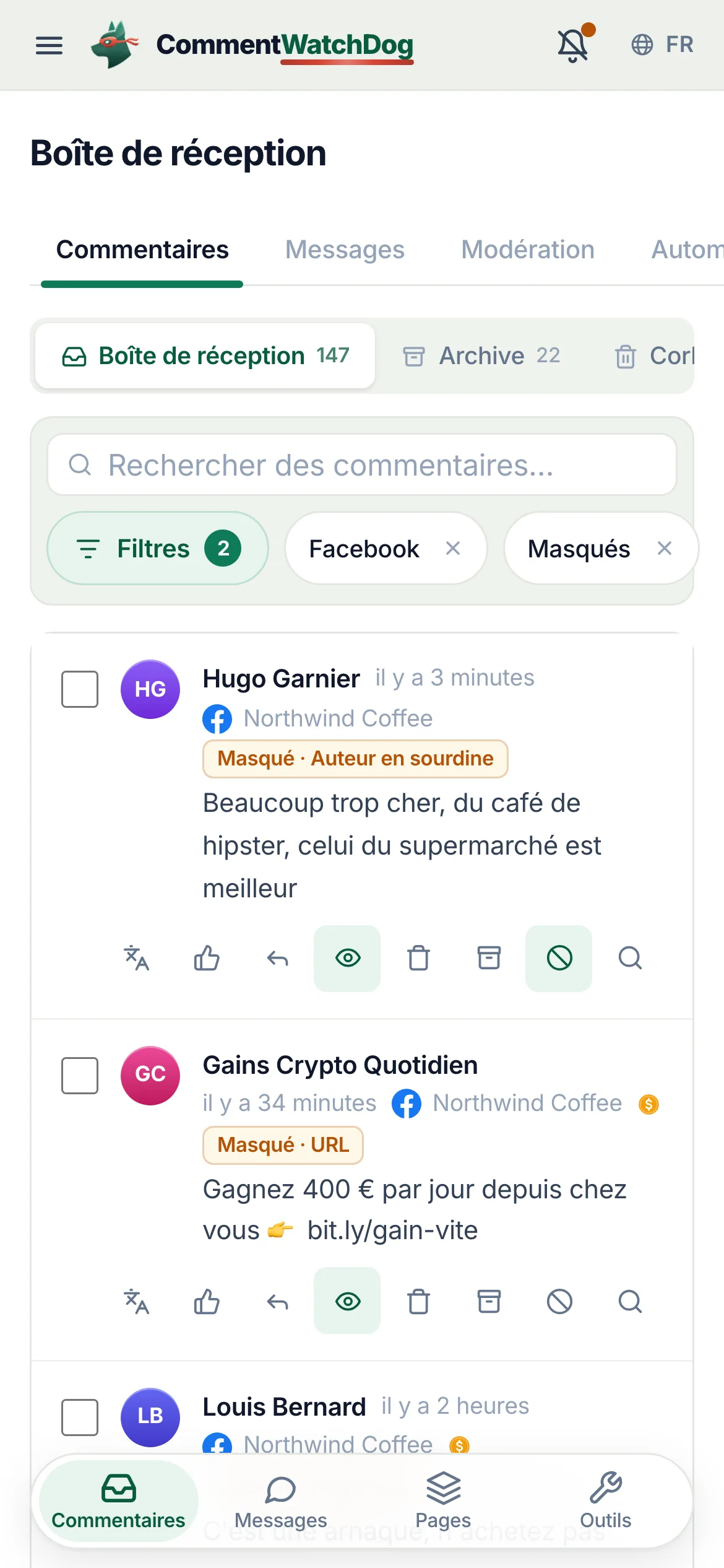 La boîte de réception filtrée sur les commentaires masqués sur la page Facebook, chaque ligne nommant la règle qui l'a masqué.