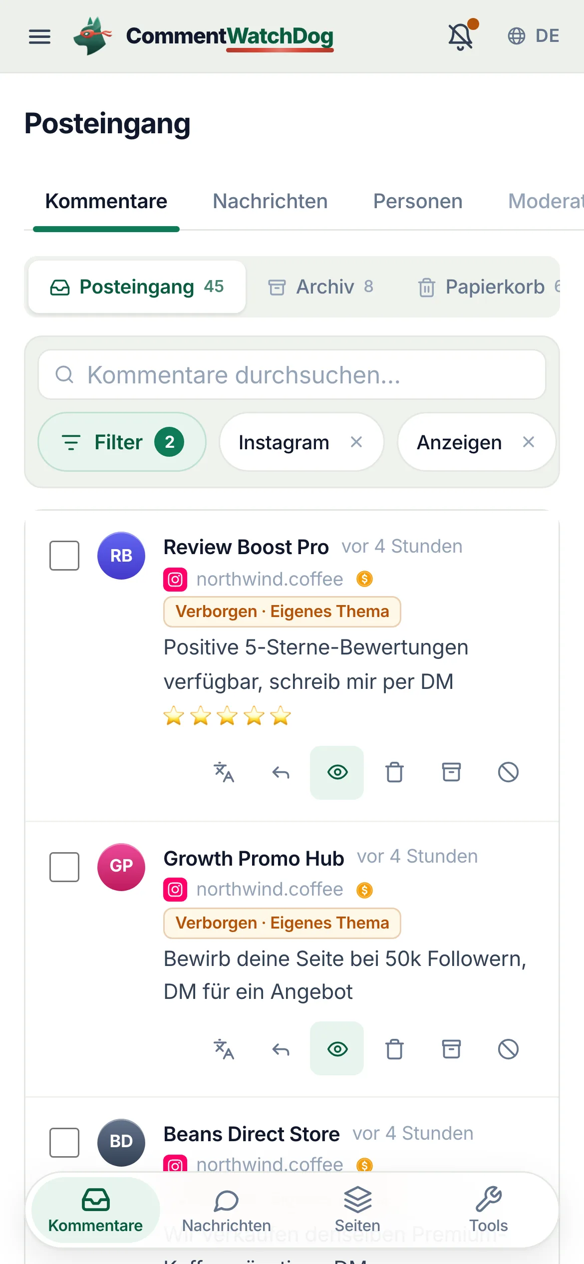 Der CommentWatchDog-Posteingang für das Instagram-Konto, gefiltert auf Kommentare zu Anzeigen: Jeder verborgene Kommentar trägt einen Chip mit dem Namen seiner Regel, und der Kommentar eines Kunden bleibt sichtbar.