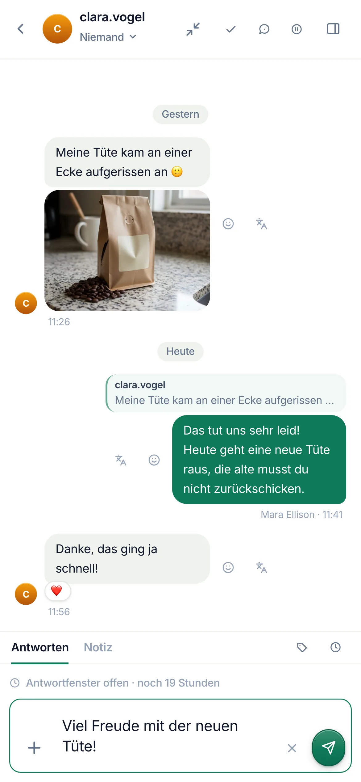 Der Senden-Button auf dem Handy.