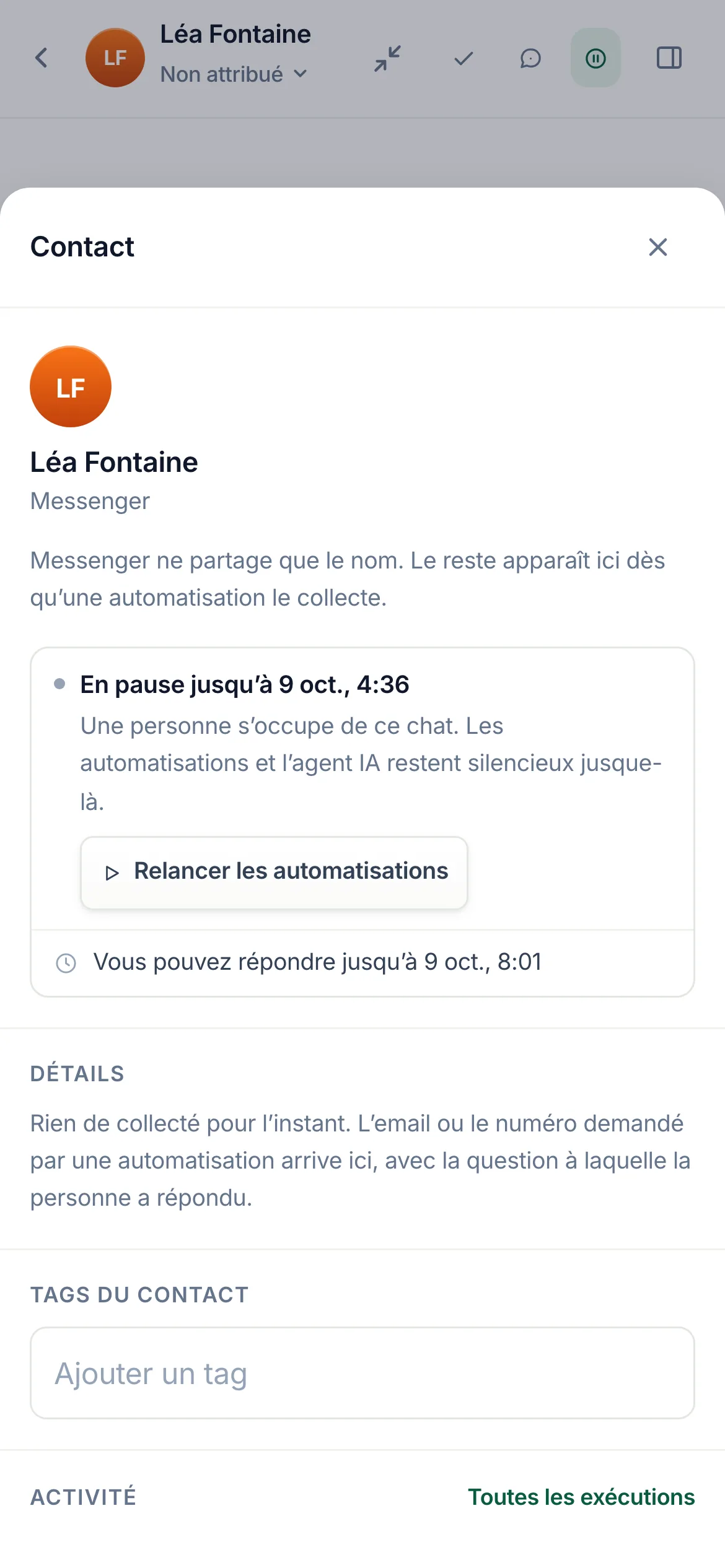 Le panneau de contact d’un chat Messenger avec Omar Reyes repris par une personne&nbsp;: En pause jusqu’au 9 oct., 3:49, la ligne Une personne s’occupe de ce chat. Les automatisations et l’agent IA restent silencieux jusque-là, un bouton Relancer les automatisations, et Vous pouvez répondre jusqu’au 9 oct., 7:14.
