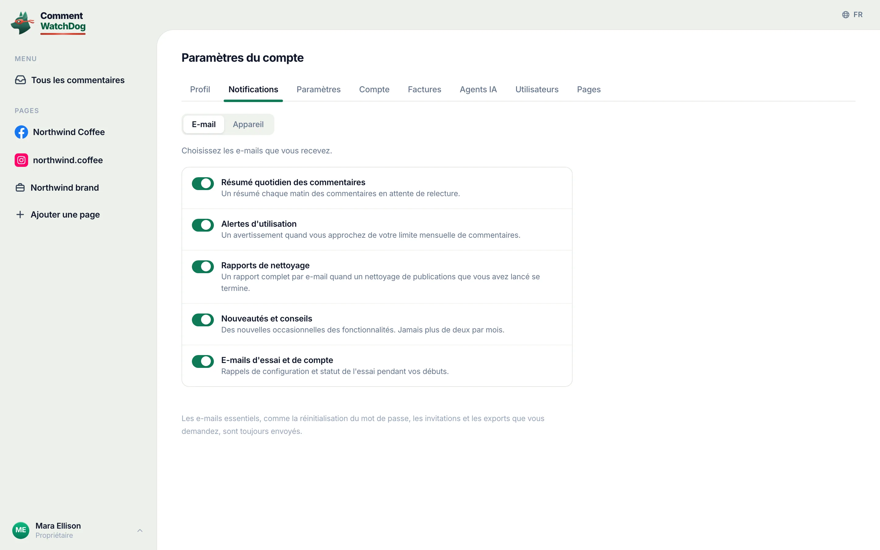 Chaque personne active le récapitulatif pour elle-même sous Notifications, E-mail.