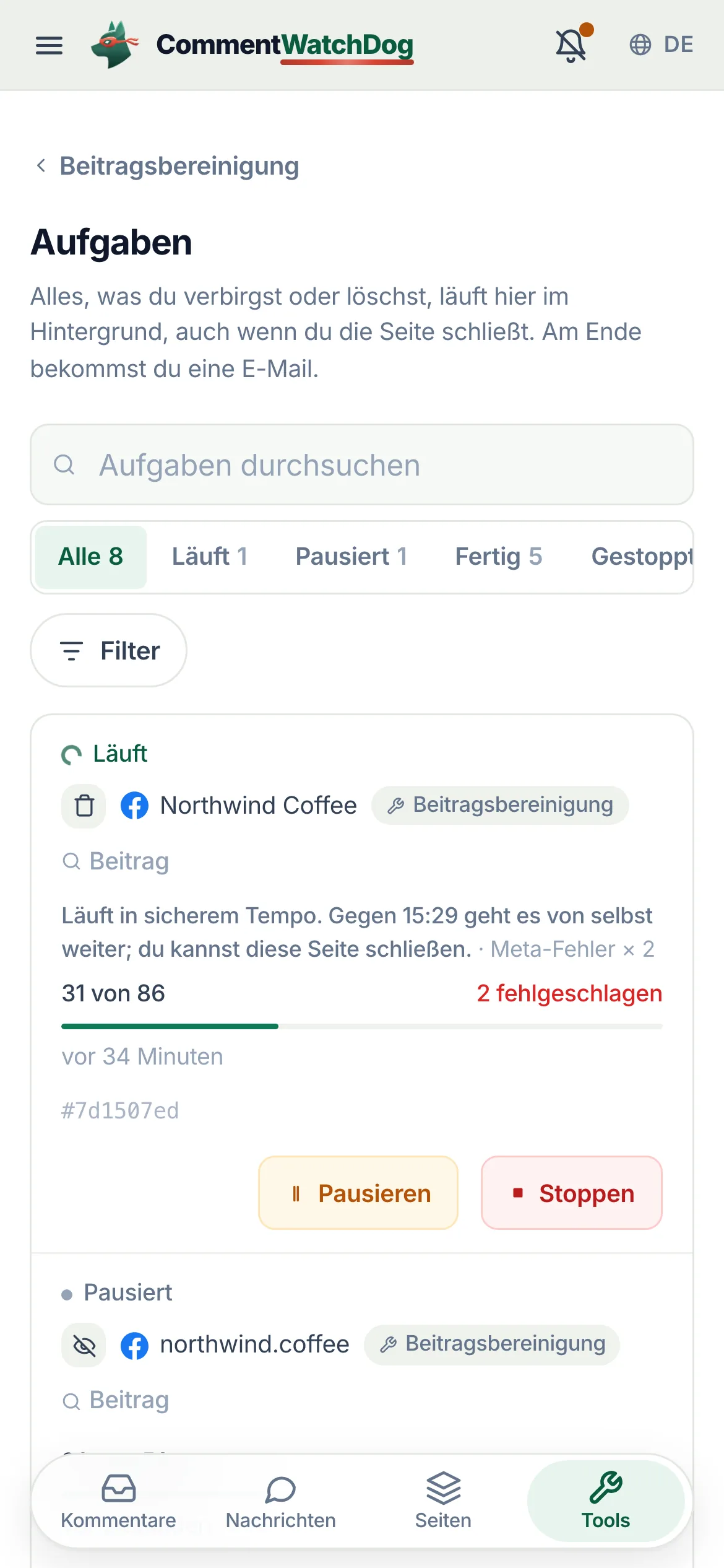 Es läuft ohne dich. Der Lauf ist eine Aufgabe: Verlass die Seite, schließ den Tab, er läuft weiter und schickt dir eine E-Mail, wenn er fertig ist.