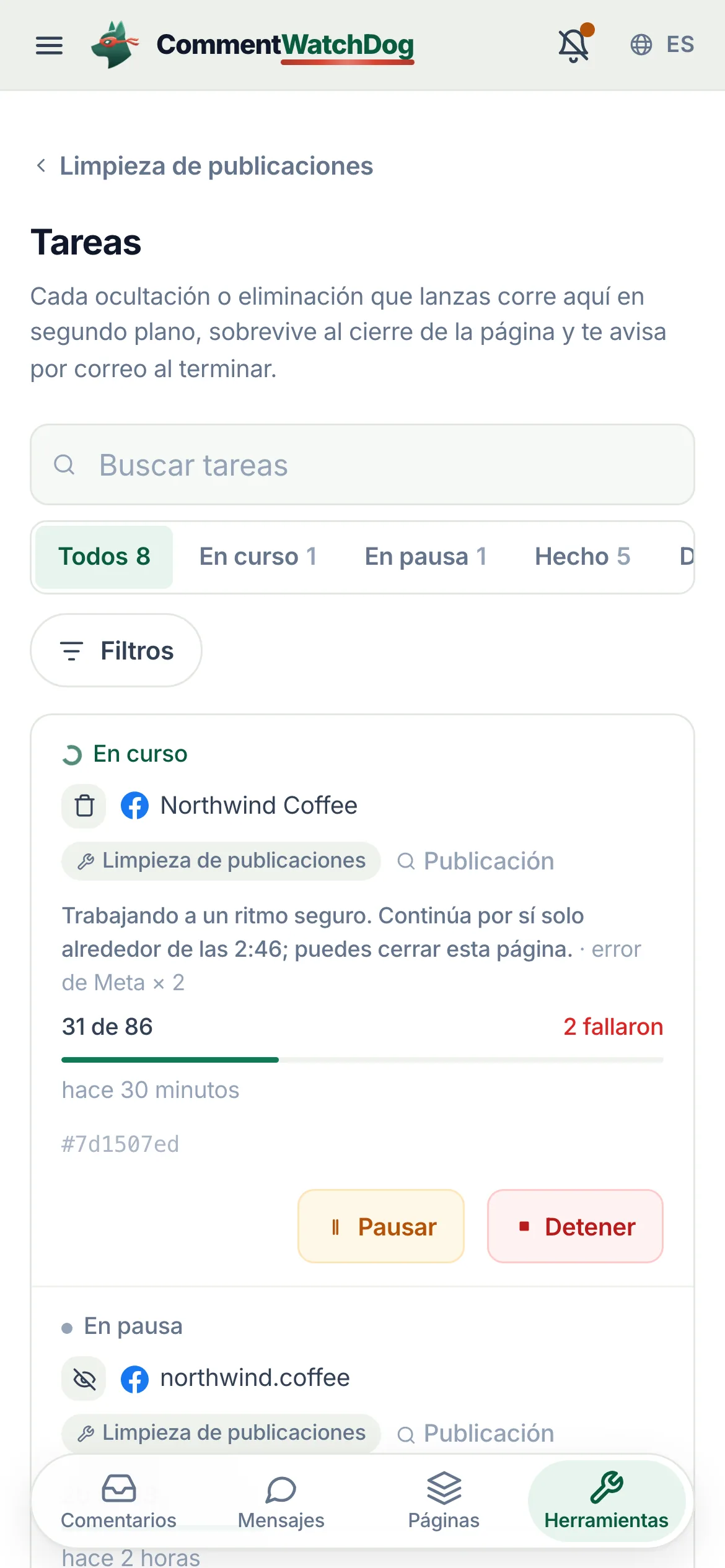 Se ejecuta sin tu intervención. El barrido es una tarea: sal de la página, cierra la pestaña, el proceso continúa y te envía un correo cuando termina.