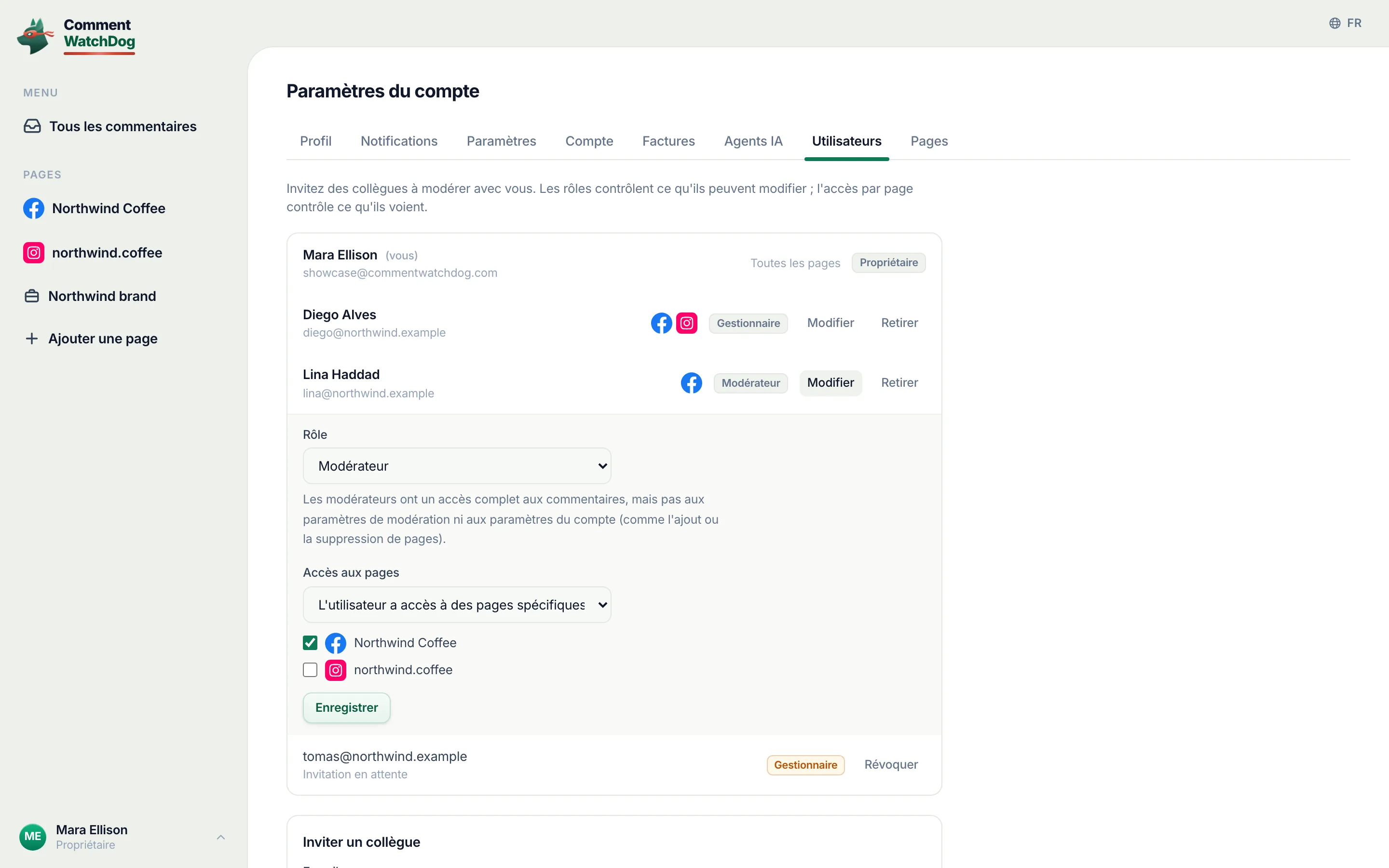 La page Utilisateurs : le propriétaire, un administrateur, un gestionnaire, un modérateur avec accès aux pages en cours de modification, une invitation en attente et le formulaire d’invitation.